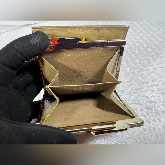 Yves Saint Laurent Collection Beige Kisslock Wallet Clutch w/ Box - Picture 10 of 11